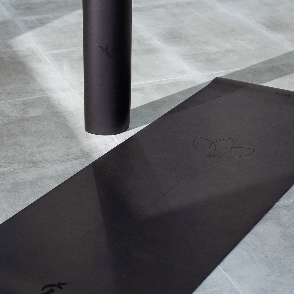 
                      
                        Black Aurora Mat
                      
                    